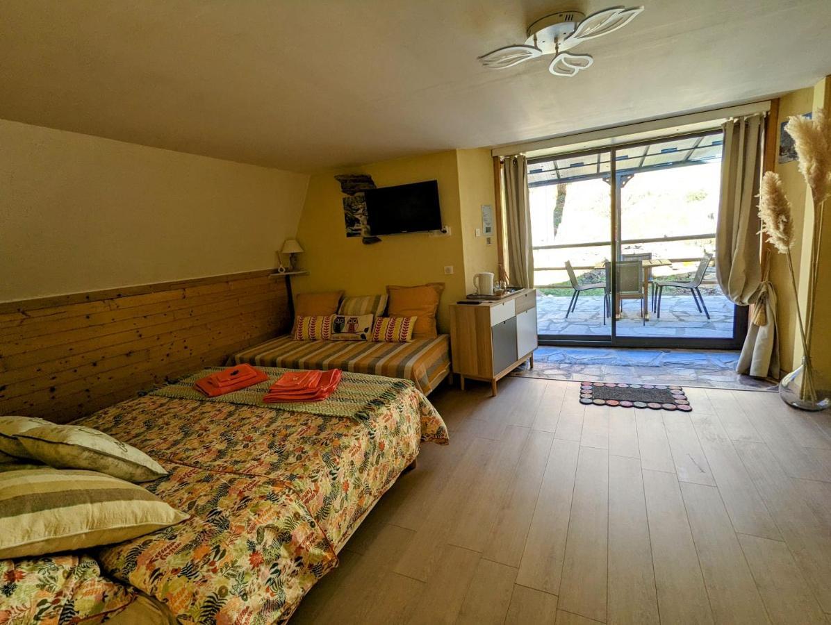 Chambres D'Hotes Le Lepadou-Bas Saint-Chély-dʼAubrac エクステリア 写真