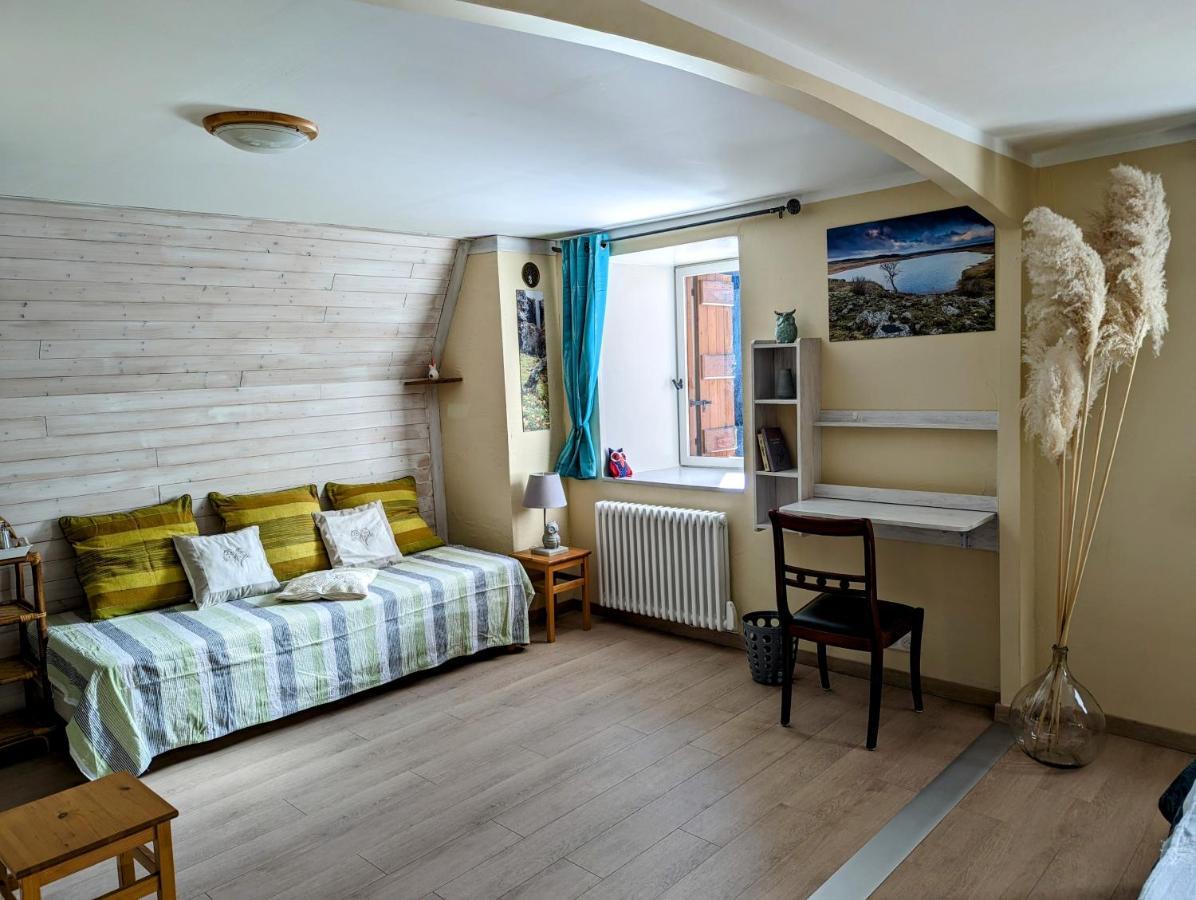 Chambres D'Hotes Le Lepadou-Bas Saint-Chély-dʼAubrac エクステリア 写真