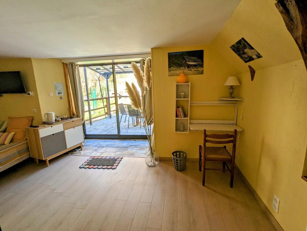 Chambres D'Hotes Le Lepadou-Bas Saint-Chély-dʼAubrac エクステリア 写真