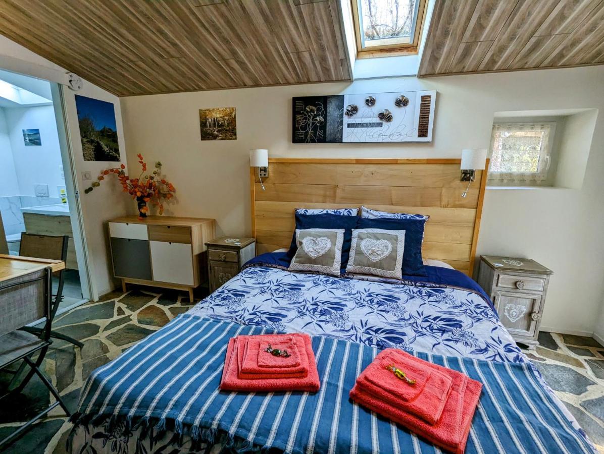 Chambres D'Hotes Le Lepadou-Bas Saint-Chély-dʼAubrac エクステリア 写真